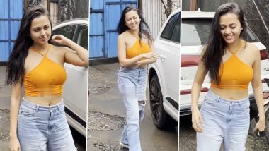 Tejasswi Prakash Spotted in Body-Hugging Crop Top and Jeans at Film City in Mumbai (Watch Video)
