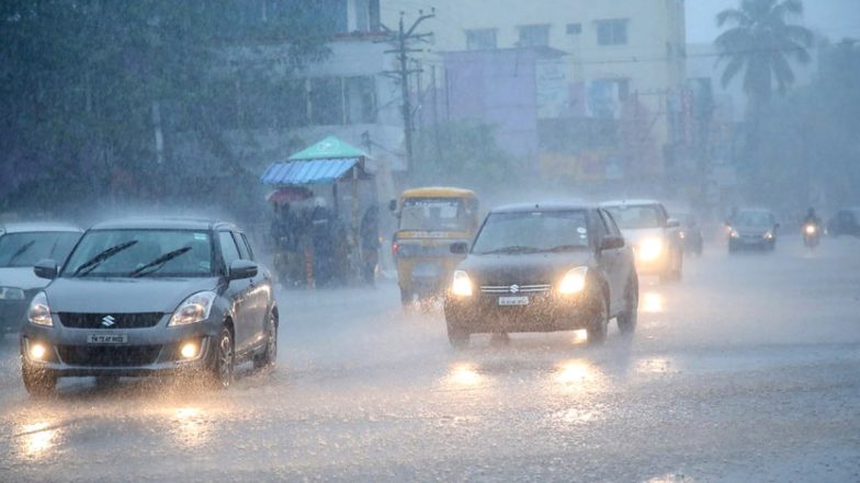 Delhi Traffic Update: Thunderstorms, Rainfall Likely Over Parts of National Capital; Commuters Advised to Plan Travel Accordingly