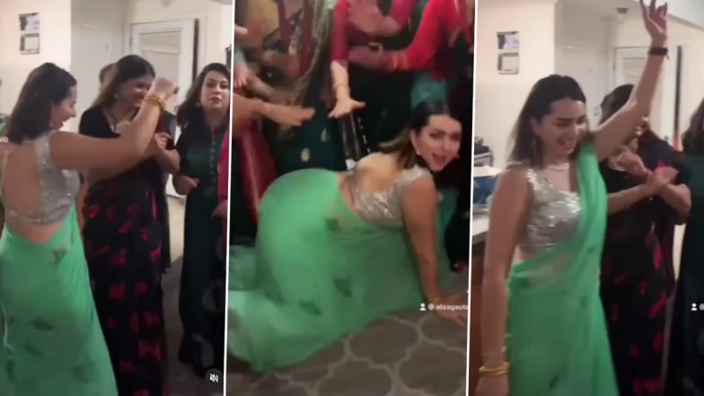 Kala Chashma Viral Dance Steps Performed by Groups of Saree-Clad Desi Women Are Both Hit and Miss, But Entertaining as Hell