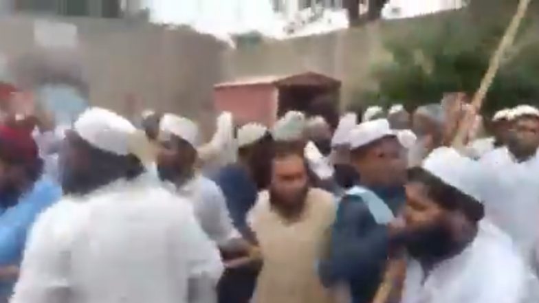 Ulema Opposes Women Visiting Family Park in Pakistan City