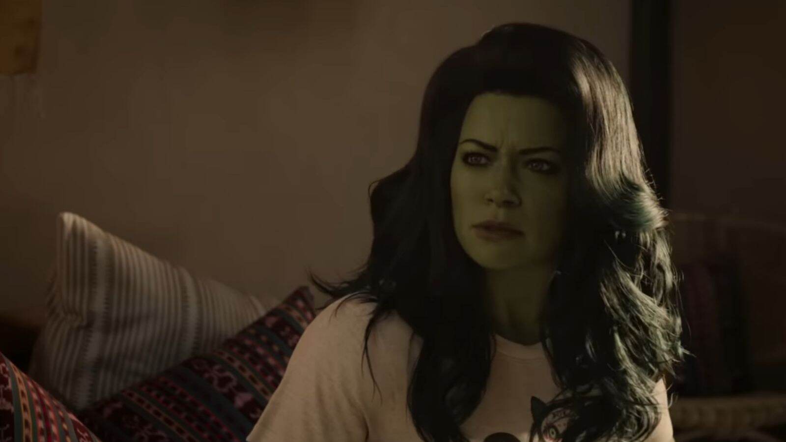 She-Hulk Review: Tatiana Maslany’s Marvel Series Is Chaotic Fun, But ...