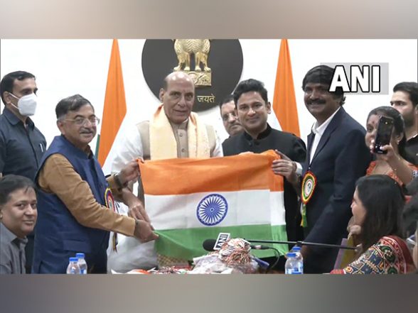 India News | School Students Make Rakhis for Army Jawans for Raksha Bandhan - Vimarsana News
