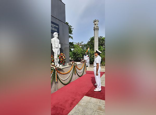 World News | Vice Admiral of Indian Navy Pays Homage at Memorial of Indian Soldiers in Sri Lanka