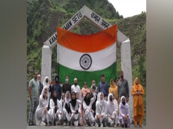 India News | J-K: NCC Cadets of Baramulla Girls College Visited Kaman Post Along LoC in Baramulla - Vimarsana News