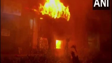 India News | Fire Engulfs Shops in J-K's Baramulla