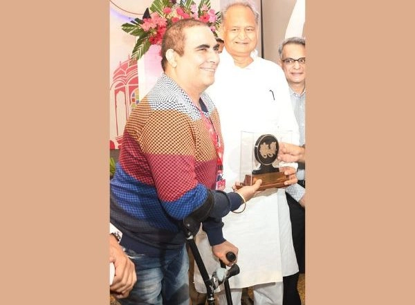 Business News | Dr Arvinder Singh of Arth Skin Awarded by Chief Minister of Rajasthan as Best Cosmetic Dermatologist
