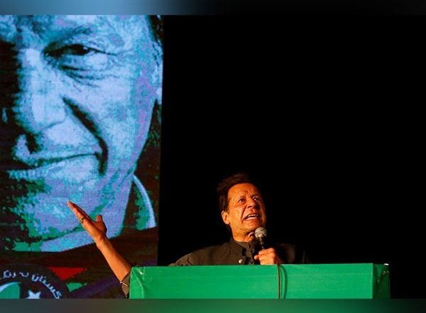 World News | Pakistan: Imran Khan Vows to File Case Against Islamabad IG, DIG, Magistrate