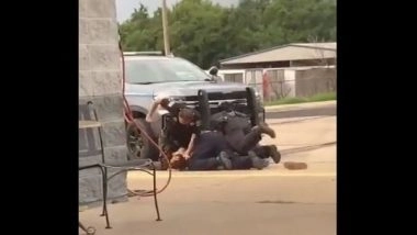 World News | US: Police Officers in Arkansas Suspended After Use of Force During Arrest