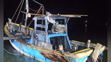 India News | Sri Lankan Navy Arrests 10 Indian Fishermen