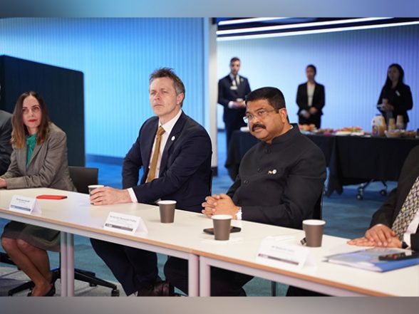 World News | Dharmendra Pradhan Raises Issue of Pending Visas of Indian Students During Australia-India Education Council Meeting in Sydney - Vimarsana News