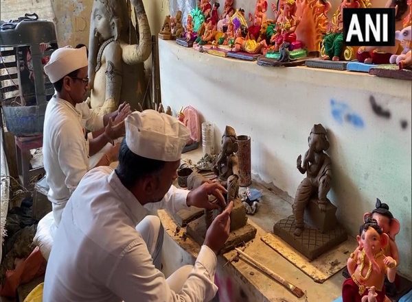 Ganeshotsav 2022: Prisoners of Indore Central Jail Make Eco-Friendly Idols for Ganesh Chaturthi