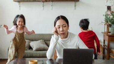 Lifestyle News | Study: Using Digital Media to Relax is Linked to Poor Parenting Practices