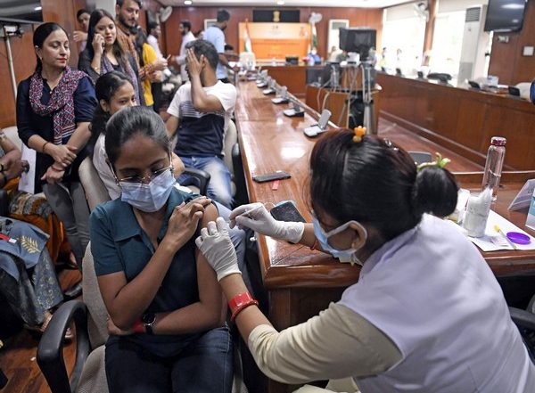 India News | Delhi Reports 945 New COVID-19 Cases in Last 24 Hrs