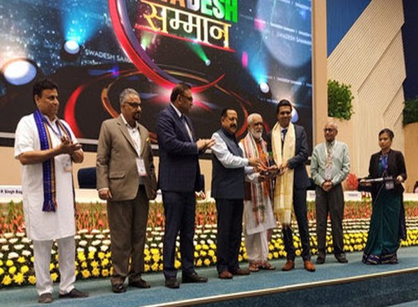 Business News | SWA Diamonds Receives Swadesh National Award on the Occasion of Azadi Ka Amrit Mahotsav