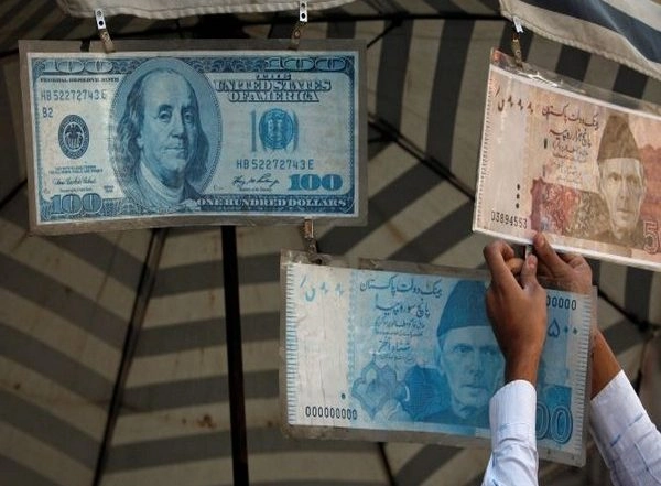 World News | Pak: Foreign Currency Reserves Held by SBP Fall USD 87Mn to USD 7.8Bn