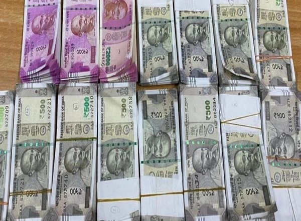 India News | UP Police Busts Fake Currency Racket in Bareilly, Recovers over 3.5 Lakh Fake Notes