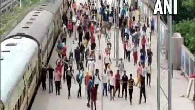 India News | Maharashtra: 18 People Stuck in Lift at Andheri Railway Station; Fault Restored Later