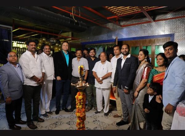 Business News | Mumbai's Resto Bar Chain 'Angrezi Dhaba' Inaugurated Its First Franchise Restaurant in Hyderabad
