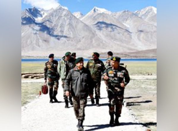 India News | Northern Army Commander Visits Forward Areas of Fire and Fury Corps in Ladakh, Reviews Operational Preparedness