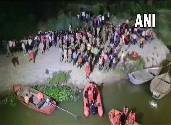 India News | Four Dead After Tractor-trolley Falls in River in UP's Hardoi
