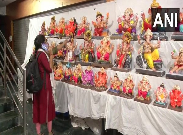 India News | Ban on Plaster of Paris Made Ganesh Idols Affecting Business of Hyderabad Vendors