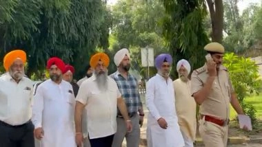 World News | Delhi Sikh Gurdwara Committee Delegation Meets Pak High Commissioner, Demands Special Grievance Cell for Minorities in Pakistan