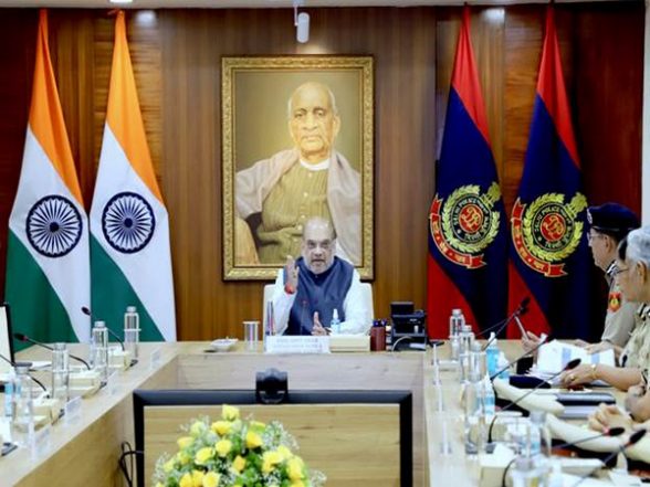 India News | Amit Shah Visits Delhi Police HQ, Holds Extensive Meeting with Top Brass - Vimarsana News