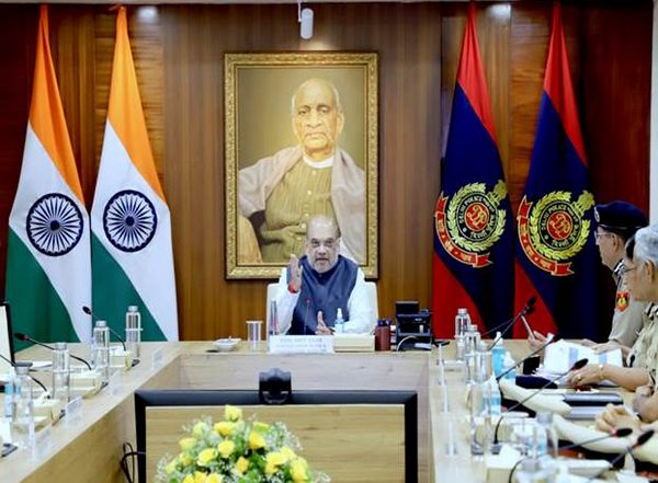 India News | Amit Shah Visits Delhi Police HQ, Holds Extensive Meeting with Top Brass