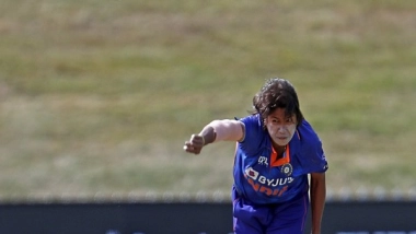 Sports News | Harmanpreet Kaur Wants to Give Memorable Farewell to Jhulan Goswami in England