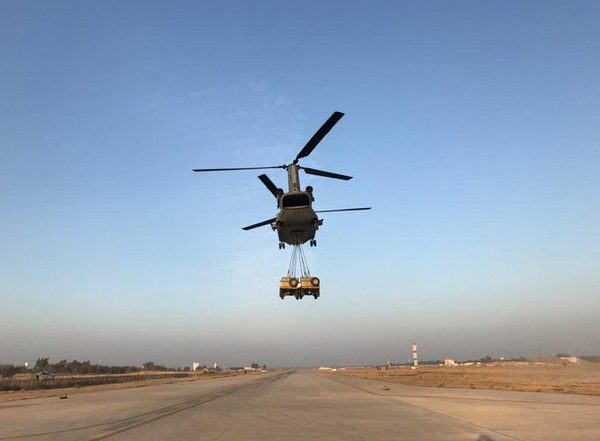 World News | US Army Grounds Entire Chinook Helicopter Fleet Amid Engine Fire Concerns