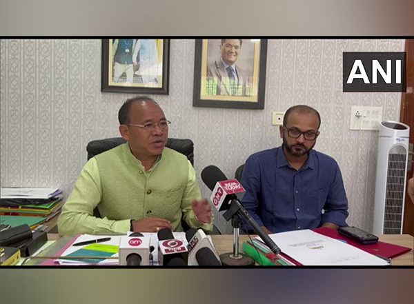 India News | Arunachal Mountaineer Tapi Mra Goes Missing from Mount Kyarisatam, Search Operation Underway