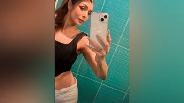 Entertainment News | Malaika Arora Shows off Her Stretch Marks in Mirror Selfie