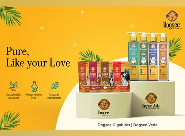 Business News | English Cricketer and World Cup Winning Bowler Liam Edward Plunkett Launched New Dogsee Products - Dogsee Veda and Dogsee Gigabites