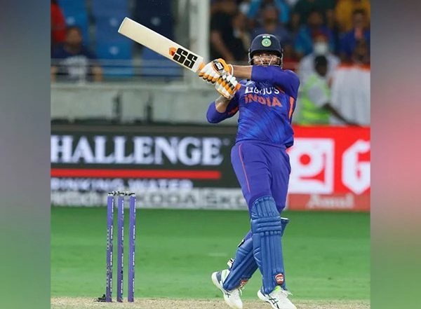 Sports News | Sanjay Manjrekar Feels Ravindra Jadeja Will Fit at Top of Batting Line-up if He Keeps Delivering Key Contributions