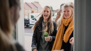 Lifestyle News | Study Reveals Importance of Positive Neighbour if Teens Don't Develop Mother-child Bond