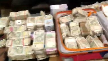 Madhya Pradesh: Rs 80 Lakh Cash Recovered From House of Hero Keswani, Senior Clerk of Medical Education Department After EOW Raids His Residence in Bhopal; Watch Video