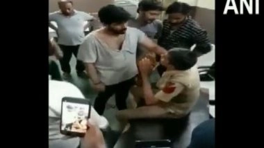India News | Delhi: One Held for Beating Constable Inside Anand Vihar Police Station