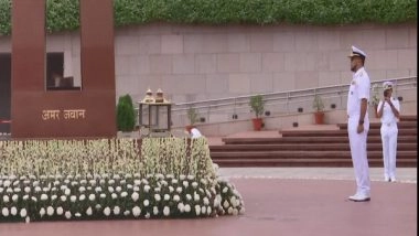 World News | Chief of Royal Malaysian Navy Lays Wreath at National War Memorial