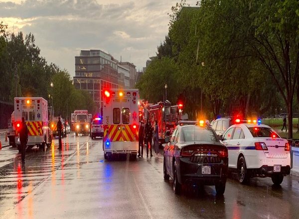 US: Four Sustain Life-Threatening Injuries As Lightning Strikes Near White House