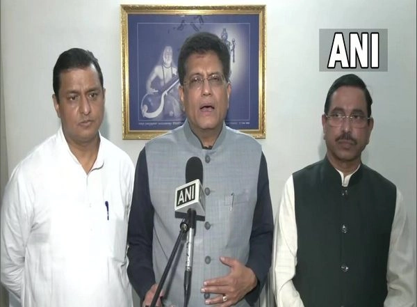 Business News | Piyush Goyal Slams KCR for Skipping NITI Aayog Meeting, Says He Does Not Believe in Discussion on Development