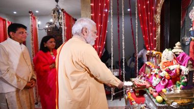 Ganeshotsav 2022: PM Narendra Modi Performs ‘Aarti’ at Piyush Goyal’s Residence in Delhi on Ganesh Chaturthi (Watch Video)