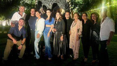Shah Rukh Khan and Gauri Khan Chill With Family and Close Friends in Delhi (View Pic)