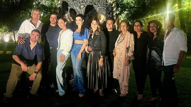 Shah Rukh Khan and Gauri Khan Chill With Family and Close Friends in Delhi (View Pic)