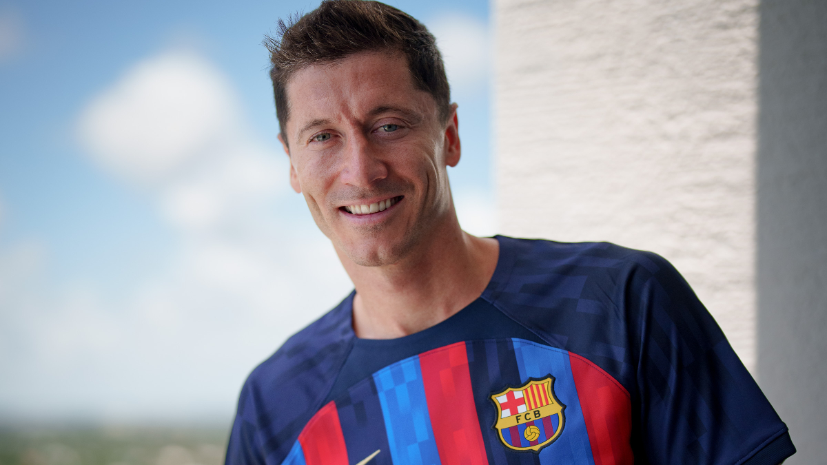 Robert Lewandowski, the FC Barcelona number 9