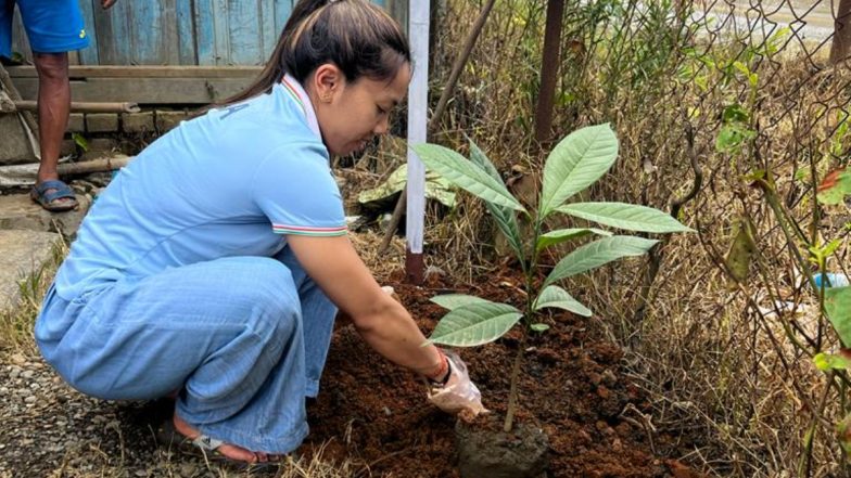 Mirabai Chanu 28th Birthday: Commonwealth Games Gold Medalist Celebrated Her Special Day by Planting Trees (See Pics)