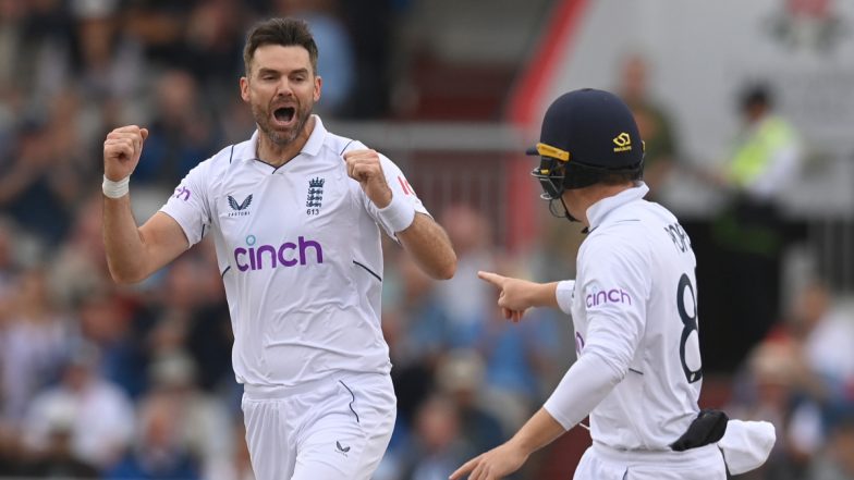 Jimmy Anderson Clean Bowls Dean Elgar From 'The James Anderson End' During ENG vs SA 2nd Test 2022 At Old Trafford (Watch Video)