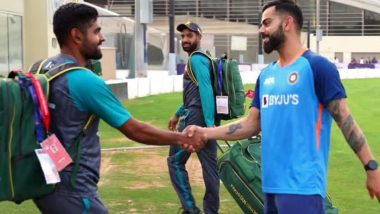 India vs Pakistan Asia Cup 2022: Instances of Camaraderie Between Fans and Cricketers Ahead of IND vs PAK T20 Match Encounter (Watch Video and See Pics)