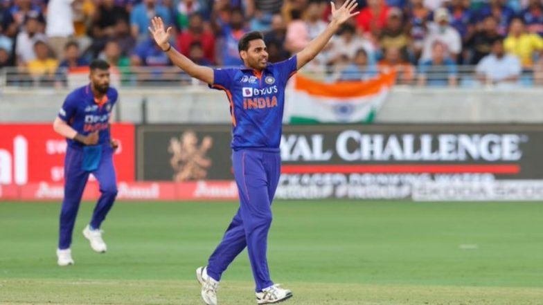 Bhuvneshwar Kumar Becomes First Indian Bowler to Clinch a Four-Wicket Haul in T20I Against Pakistan, Achieves Feat During IND vs PAK Asia Cup 2022 Cricket Match