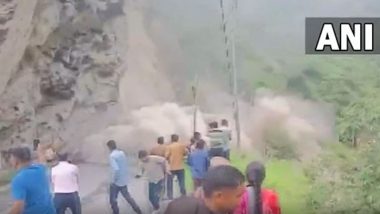 Himachal Pradesh Landslide: National Highway 05 Blocked After Sudden Landslides Near Bhawanagar in Kinnaur (Watch Video)
