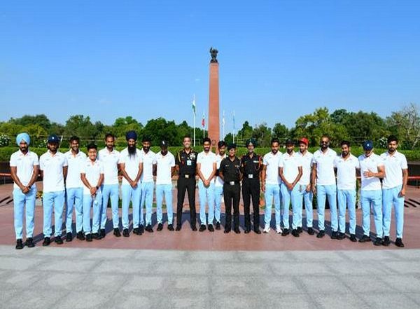Sports News | Indian Men's Hockey Team Visits National War Memorial Post Their Victorious Return from CWG 2022